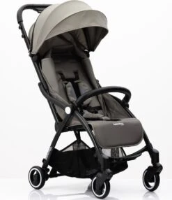 Hamilton By Yoop X1 Plus Buggy – Nieuw, Hoger, Uitgebreider 2023 Model – Premium Stroller Met One Hand Folding Technologie – Grijs – Lichte, Verstelbare En Wendbare Kinderwagen Met Vele Gemakken -Lionelo Winkel 1035x1200 1