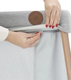 Maxi-Cosi Iris Campingbedje - Essential Grey -Lionelo Winkel 1064x1200 6