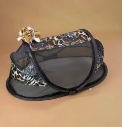 Deryan Baby Luxe Campingbedje – Inclusief Zelfopblaasbare Matras - Zoo -Lionelo Winkel 1156x1200 7