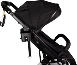 Ding Vivo Wandelwagen - Zwart - Inklapbare Buggy - Inclusief Boodschappenmandje En Zonnekap -Lionelo Winkel 1200x1006