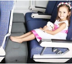 Vliegtuigbedje - Reiskussen - Voetensteun - Multifunctioneel Opblaasbaar Kussen Voor In Het Vliegtuig - Auto - Trein -Lionelo Winkel 1200x1069 1