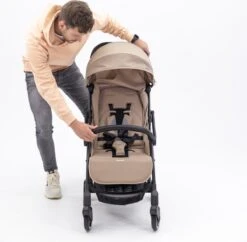 Hamilton By Yoop X1 Plus Buggy – Nieuw, Hoger, Uitgebreider 2023 Model – Premium Stroller Met One Hand Folding Technologie – Kaki – Lichte, Verstelbare En Wendbare Kinderwagen Met Vele Gemakken 27 Hamilton By Yoop X1 Plus Buggy – Nieuw, Hoger, Uitgebreider 2023 Model – Premium Stroller Met One Hand Folding Technologie – Kaki – Lichte, Verstelbare En Wendbare Kinderwagen Met Vele Gemakken -Lionelo Winkel 1200x1174 1