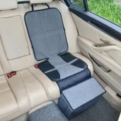 Autostoel Beschermer & Auto Organizer Met Voetensteun - Altabebe -Lionelo Winkel 1200x1200 1428