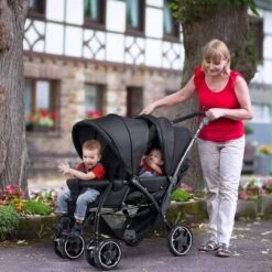 Deryan Luxe Elena Dubbele Buggy- Duo Buggy – Tandem Buggy – Compact En Lichtgewicht -Lionelo Winkel 1200x1200 150