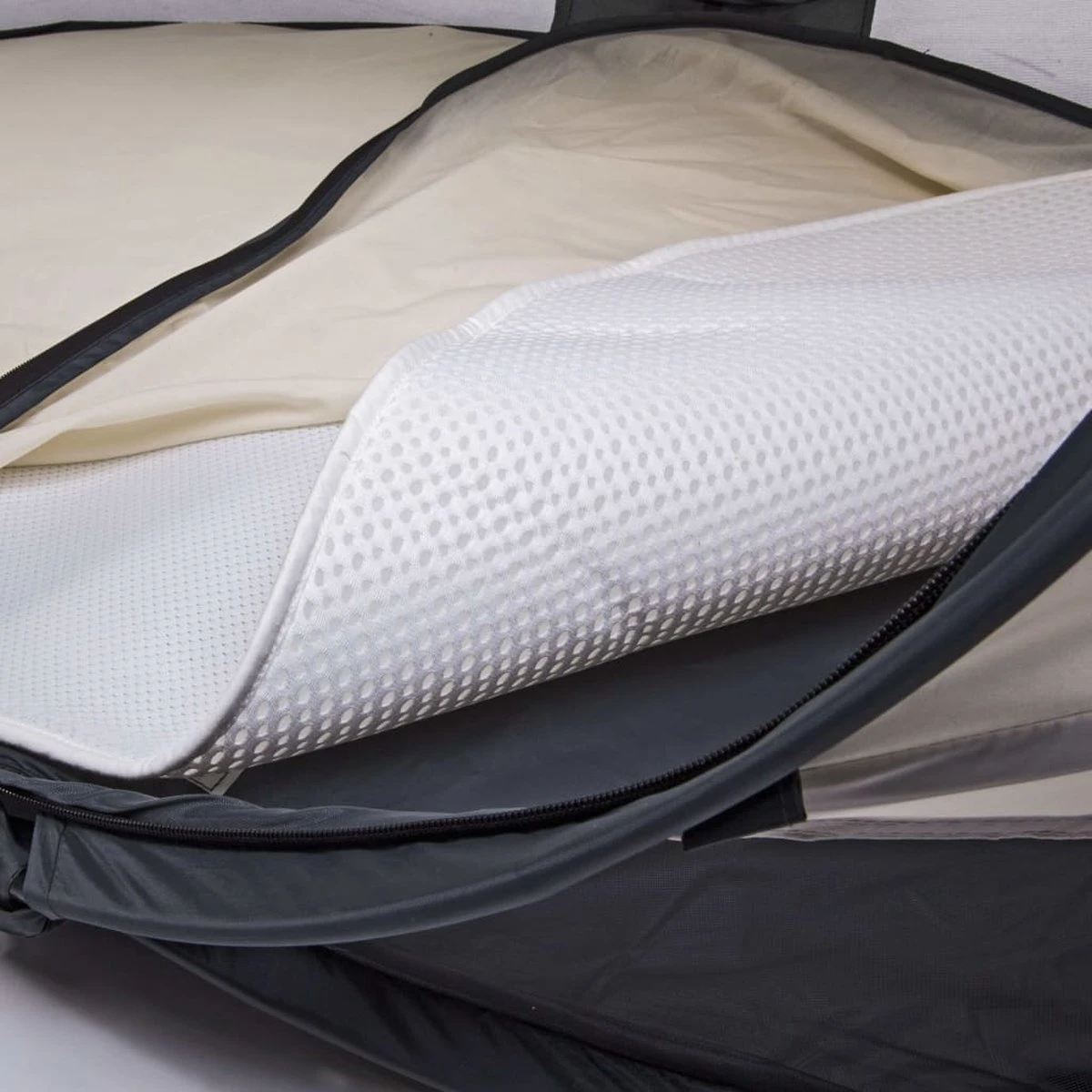 Deryan 3D Welcool Matras - Peuter Luxe - Ademend Matras 6 Deryan 3D Welcool Matras - Peuter Luxe - Ademend Matras - Afbeelding 6