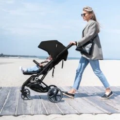 Deryan Luxe XP Buggy XL - Compact Lichtgewicht - Zwart -Lionelo Winkel 1200x1200 371