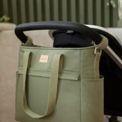 Nobodinoz Baby On The Go Luiertas Olive Green -Lionelo Winkel 1200x1200 473
