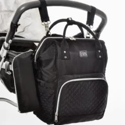 NanaBeebi Luiertas Rugzak Met Verschoonmatje - Zwart - Inclusief Flessenwarmhouder - Kinderwagenhaken En Isoleervak -Lionelo Winkel 1200x1200 556