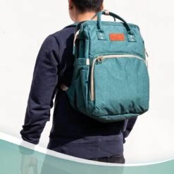 Luiertas Rugzak - Monx Luiertas Verzorgingstas Met Uitklapbaar Babybedje - Overzichtelijke Luierrugzak Extra Buggy En Kinderwagen Haken Inclusief Geïsoleerde Flessenhouder - Groen -Lionelo Winkel 1200x1200 590