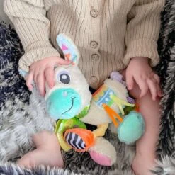 Playgro Activiteitenvriend Lama Lupe 20 Playgro Activiteitenvriend Lama Lupe -Lionelo Winkel 1200x1200 862