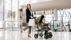 Lionelo Emma Plus - Buggy - Lichte - 5-punts Gordel - Tot 15kg -Lionelo Winkel 1200x675 14