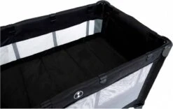 Ding Deluxe Black Campingbedje Incl. Bodemverhoger -Lionelo Winkel 1200x759 4