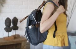 Periwinkle - Luiertassen - Waterproof Baby Verzorgingstas - Baby Rugzak - Luiertas - Verzorgingstas - Linnen - Bordeaux -Lionelo Winkel 1200x772 5