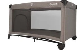 Prénatal Luxe Campingbedje Met Bodemmatras - Inclusief Draagtas - Inklapbaar Baby Campingbed - Met Wieltjes En Kruipluik - 120 X 60 Cm - Taupe Bruin 7 Prénatal Luxe Campingbedje Met Bodemmatras - Inclusief Draagtas - Inklapbaar Baby Campingbed - Met Wieltjes En Kruipluik - 120 X 60 Cm - Taupe Bruin -Lionelo Winkel 1200x784 1