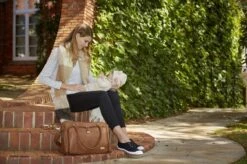 Grote Luiertas Double Zip Satchel Chestnut Redwood - Kunstleer - 42 Cm Breed -Lionelo Winkel 1200x799 16