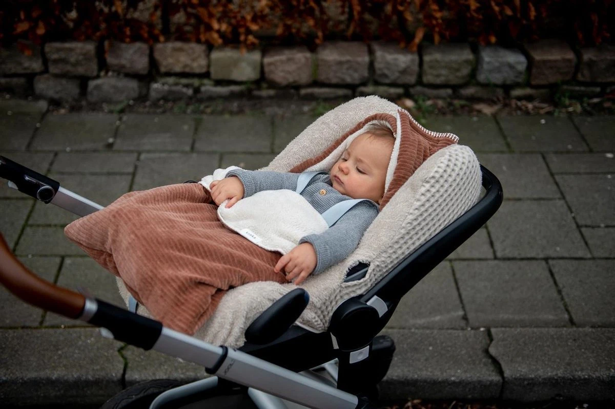 Koeka Hoes Voor Baby Autostoel 0+ Antwerp - Zand 2 Koeka Hoes Voor Baby Autostoel 0+ Antwerp - Zand - Afbeelding 2