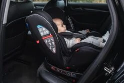 Babyauto Biro D FIX Black Group 0+ 1 2 3 - 0 Tot 36 Kg - Isofix -Lionelo Winkel 1200x800 9