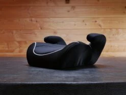 Zitverhoger Auto - Stoelverhoger - Autostoel - Booster - Zwart -Lionelo Winkel 1200x900 10