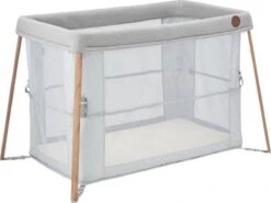 Maxi-Cosi Iris Campingbedje - Essential Grey -Lionelo Winkel 1200x901 1