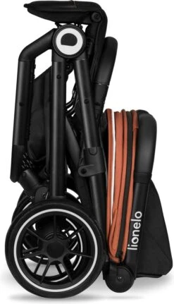 Lionelo Buggy Cloe - Kinderwagen Premium + - Tot 22 Kg - Verstelbare Rugleuning - 5-punts Veiligheidsgordels - Grote Zwenkwielen - Klamboe - Bekerhouder - Lichtgewicht - Compact - Waterdicht 28 Lionelo Buggy Cloe - Kinderwagen Premium + - Tot 22 Kg - Verstelbare Rugleuning - 5-punts Veiligheidsgordels - Grote Zwenkwielen - Klamboe - Bekerhouder - Lichtgewicht - Compact - Waterdicht -Lionelo Winkel 687x1200 1