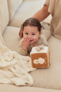 Jollein Activiteitenkubus - Spring Garden -Lionelo Winkel 800x1200 89