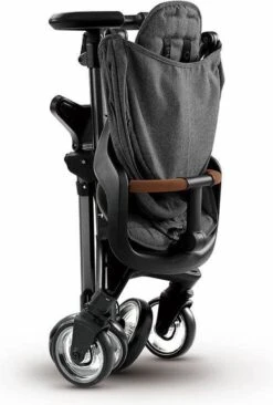 Paraplu Buggy Easy Go Grijs, Ultra Compact En Licht Van Gewicht -Lionelo Winkel 810x1200 1