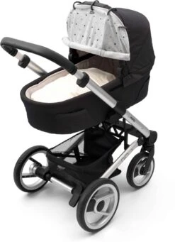 Dooky Universal Cover Zonnescherm Kinderwagen - Light Grey Crowns 24 Dooky Universal Cover Zonnescherm Kinderwagen - Light Grey Crowns -Lionelo Winkel 869x1200 15