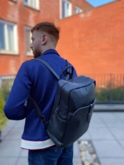 Sivayes Lilly - Modern - Luiertas - Rugzak - Met Isolerende Flessenhouder - Zwart -Lionelo Winkel 900x1200 23