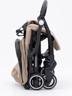 Hamilton By Yoop X1 Plus Buggy – Nieuw, Hoger, Uitgebreider 2023 Model – Premium Stroller Met One Hand Folding Technologie – Kaki – Lichte, Verstelbare En Wendbare Kinderwagen Met Vele Gemakken 24 Hamilton By Yoop X1 Plus Buggy – Nieuw, Hoger, Uitgebreider 2023 Model – Premium Stroller Met One Hand Folding Technologie – Kaki – Lichte, Verstelbare En Wendbare Kinderwagen Met Vele Gemakken -Lionelo Winkel 901x1200 3
