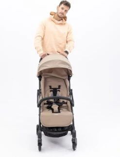 Hamilton By Yoop X1 Plus Buggy – Nieuw, Hoger, Uitgebreider 2023 Model – Premium Stroller Met One Hand Folding Technologie – Kaki – Lichte, Verstelbare En Wendbare Kinderwagen Met Vele Gemakken 35 Hamilton By Yoop X1 Plus Buggy – Nieuw, Hoger, Uitgebreider 2023 Model – Premium Stroller Met One Hand Folding Technologie – Kaki – Lichte, Verstelbare En Wendbare Kinderwagen Met Vele Gemakken -Lionelo Winkel 920x1200 5