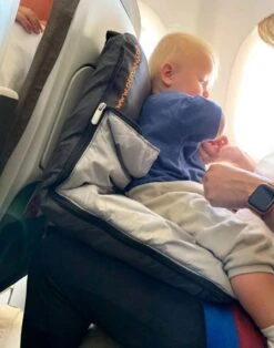 Deryan AirTraveller Vliegtuigbedje - Reiskussen Met Matras - Compact Opgevouwen -Lionelo Winkel 943x1200 4