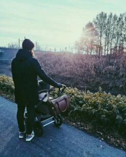 Grote Luiertas Double Zip Satchel Chestnut Redwood - Kunstleer - 42 Cm Breed -Lionelo Winkel 960x1200 4